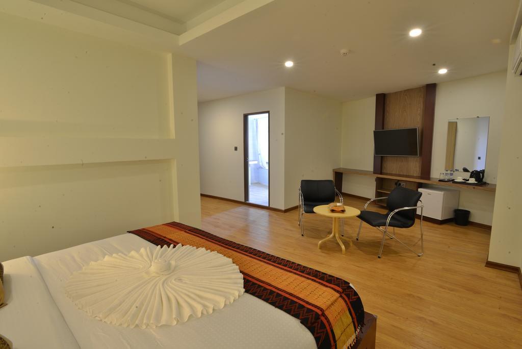 Serene Valley Hotel Yangon Exterior foto