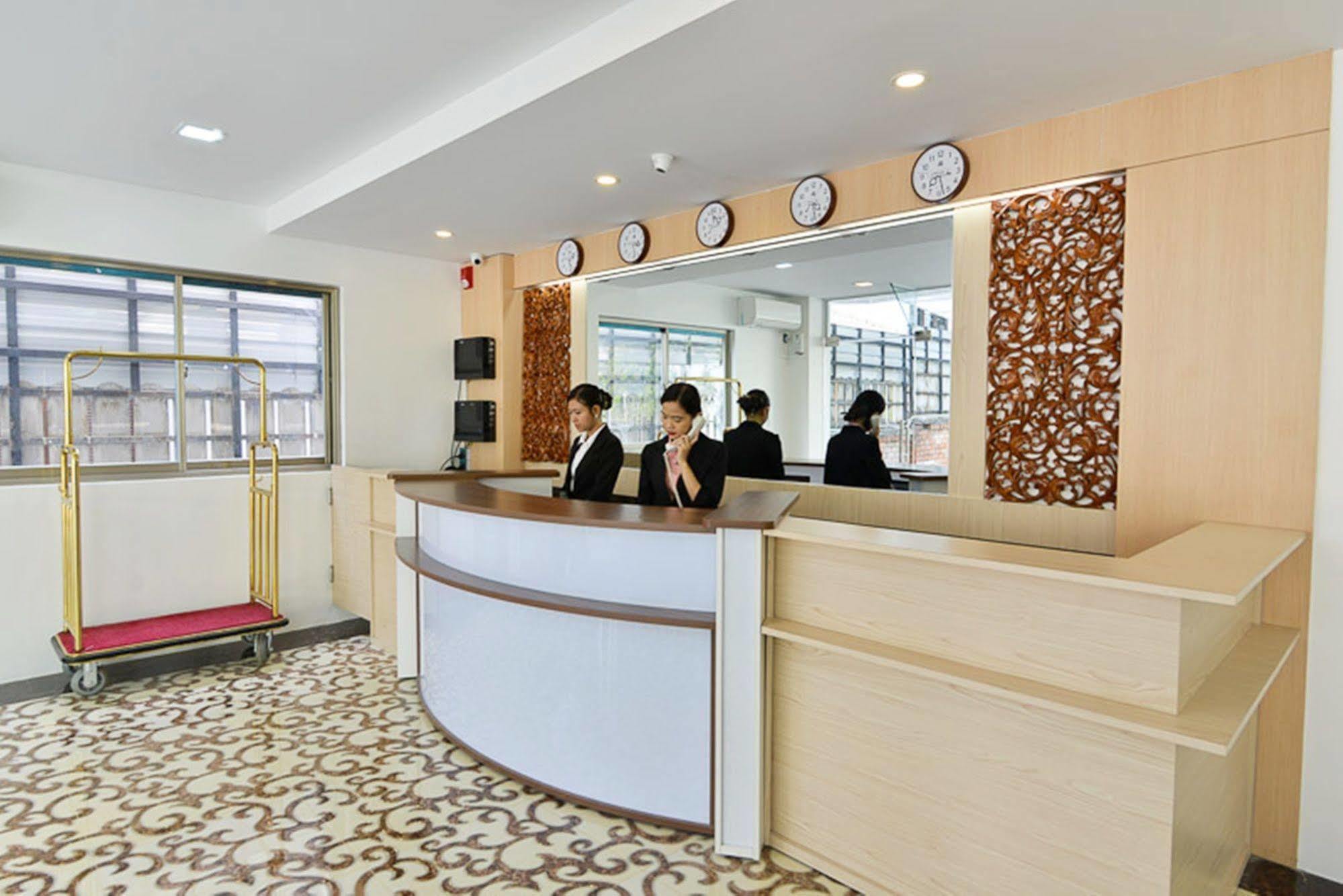 Serene Valley Hotel Yangon Exterior foto